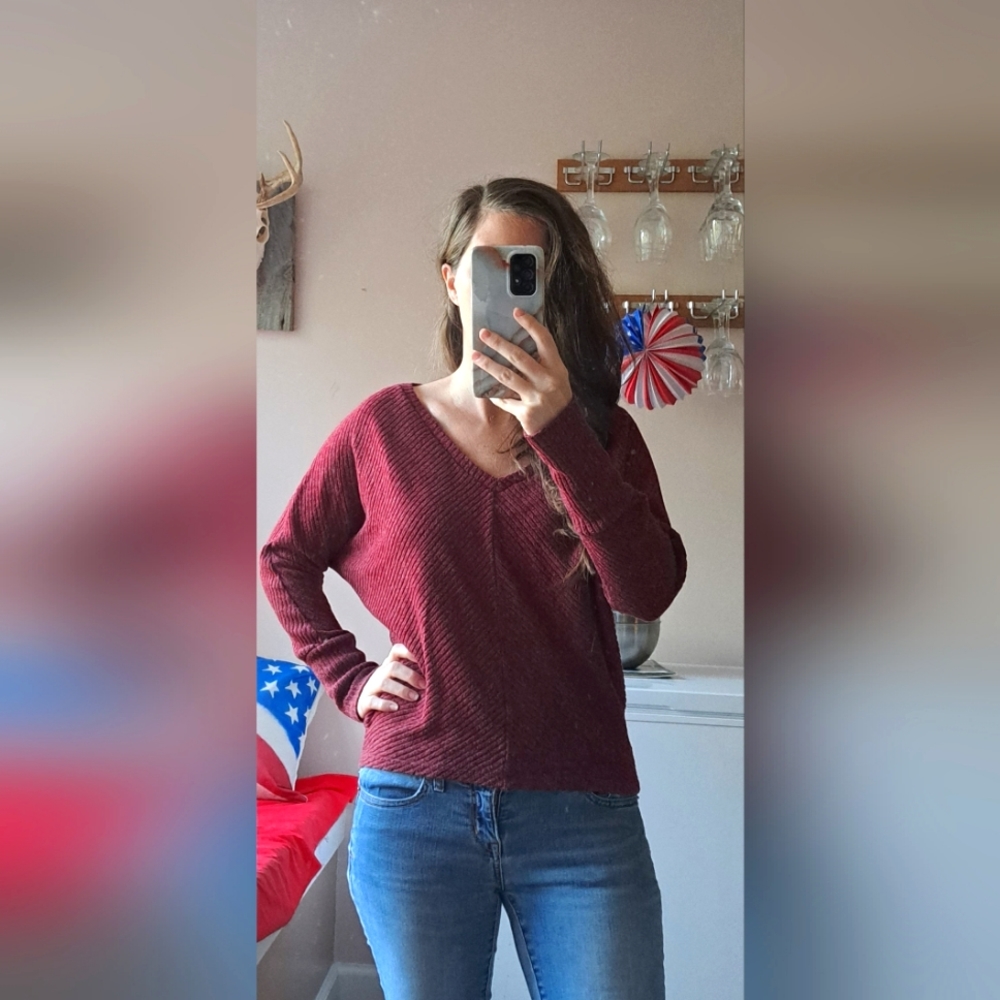 Burgundy V Neck Batwing Sweater Sz S